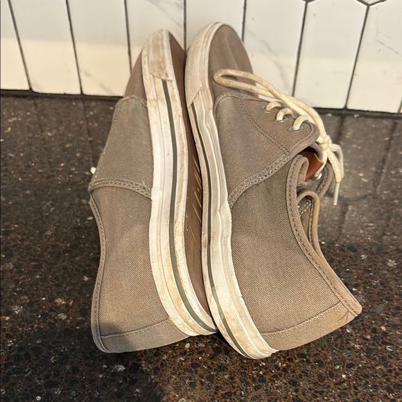 Tommy Hilfiger Men’s Casual Brown Canvas Sneakers, size 11 - Picture 8 of 9